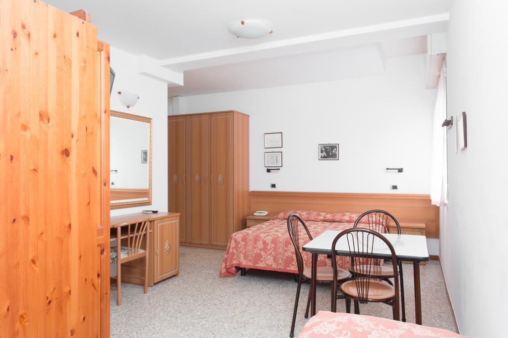 Hotel Residence Des Bains Cesenatico Eksteriør billede